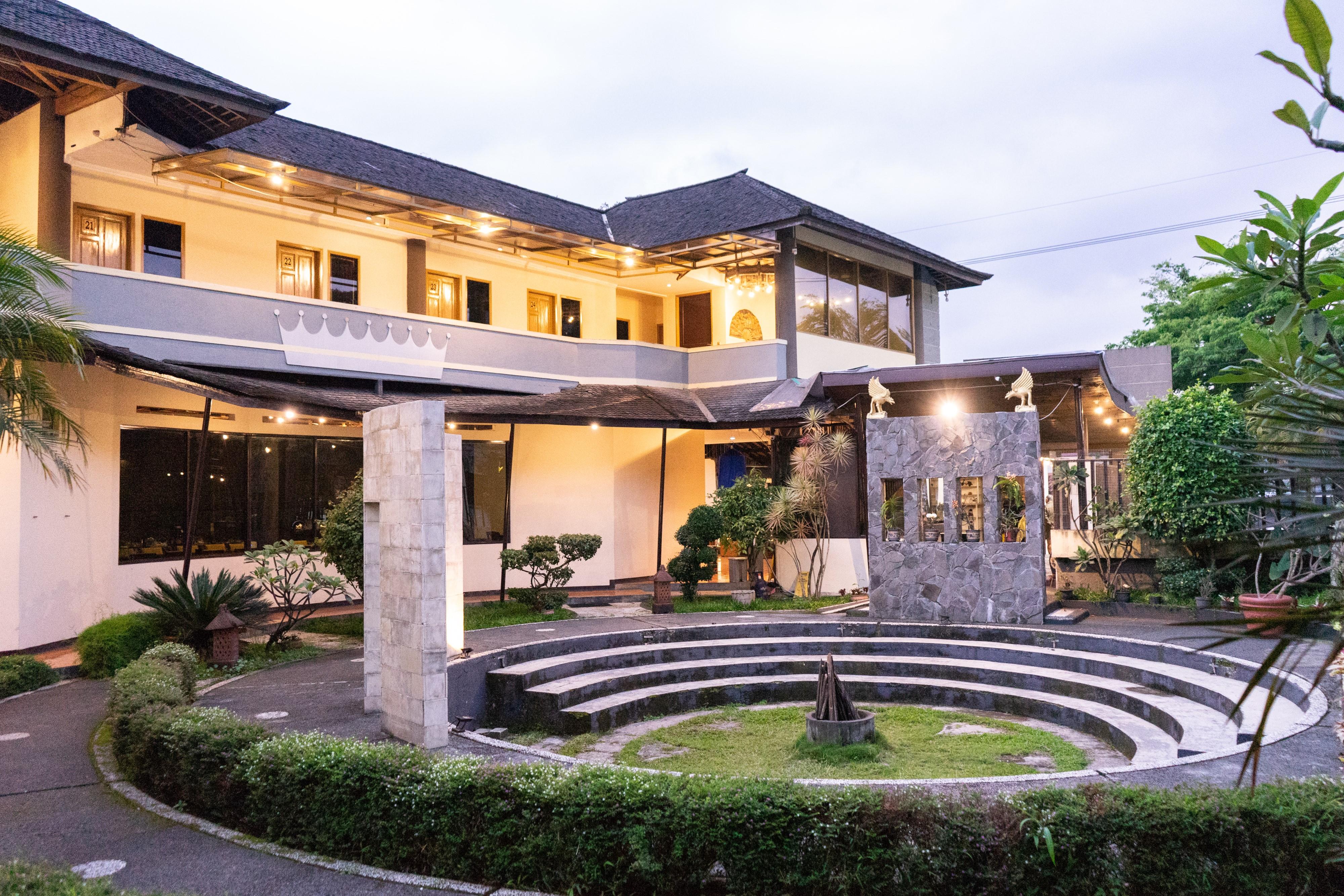 Saung Balibu Hotel Lembang Exterior photo