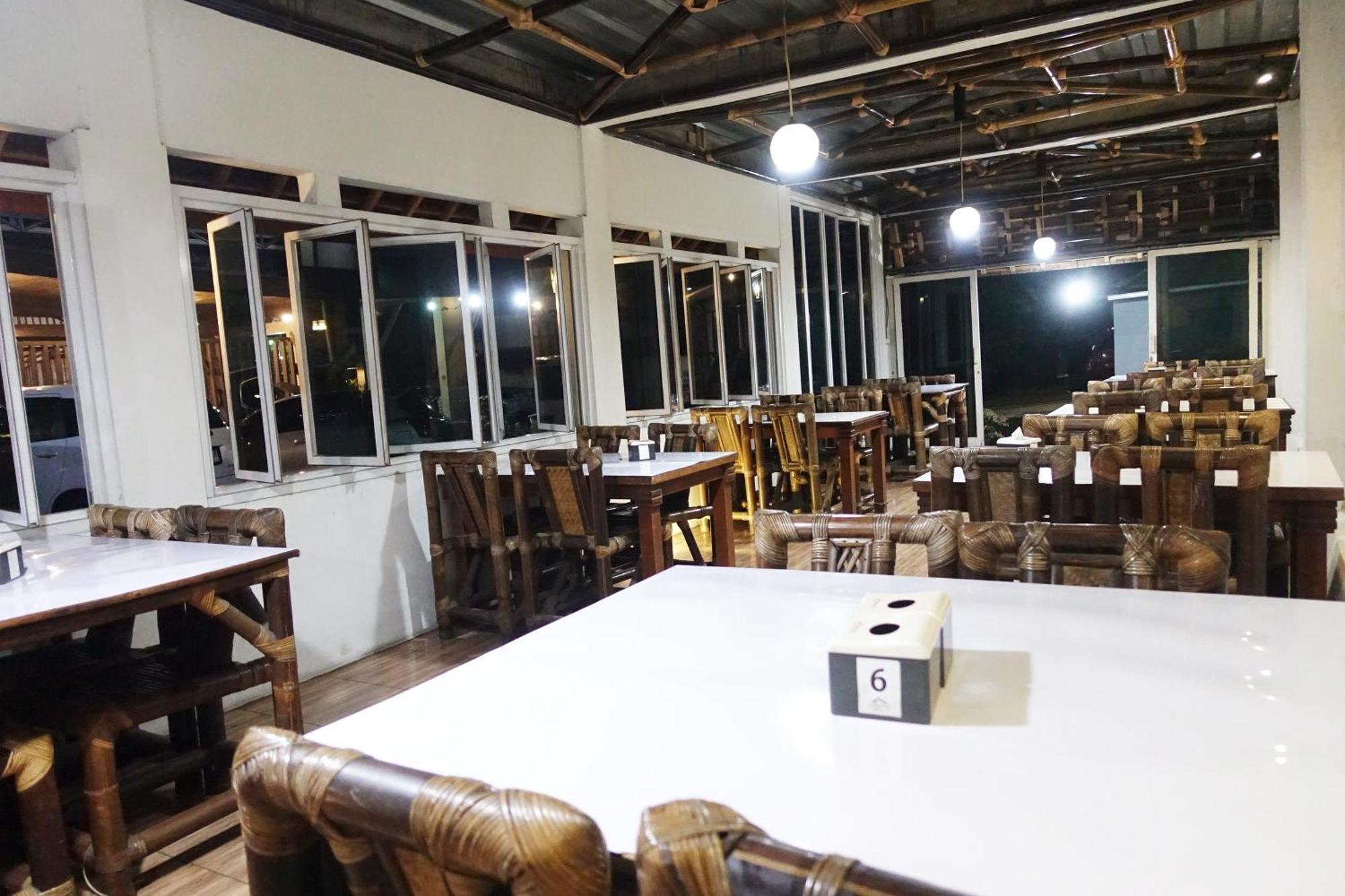 Saung Balibu Hotel Lembang Exterior photo