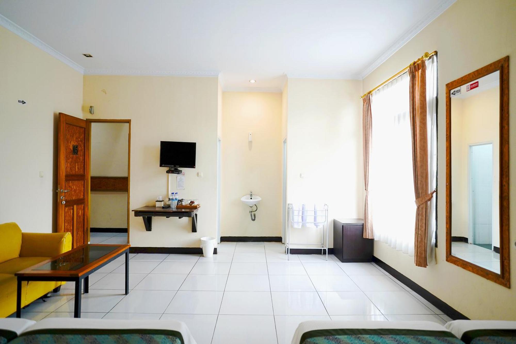 Saung Balibu Hotel Lembang Exterior photo