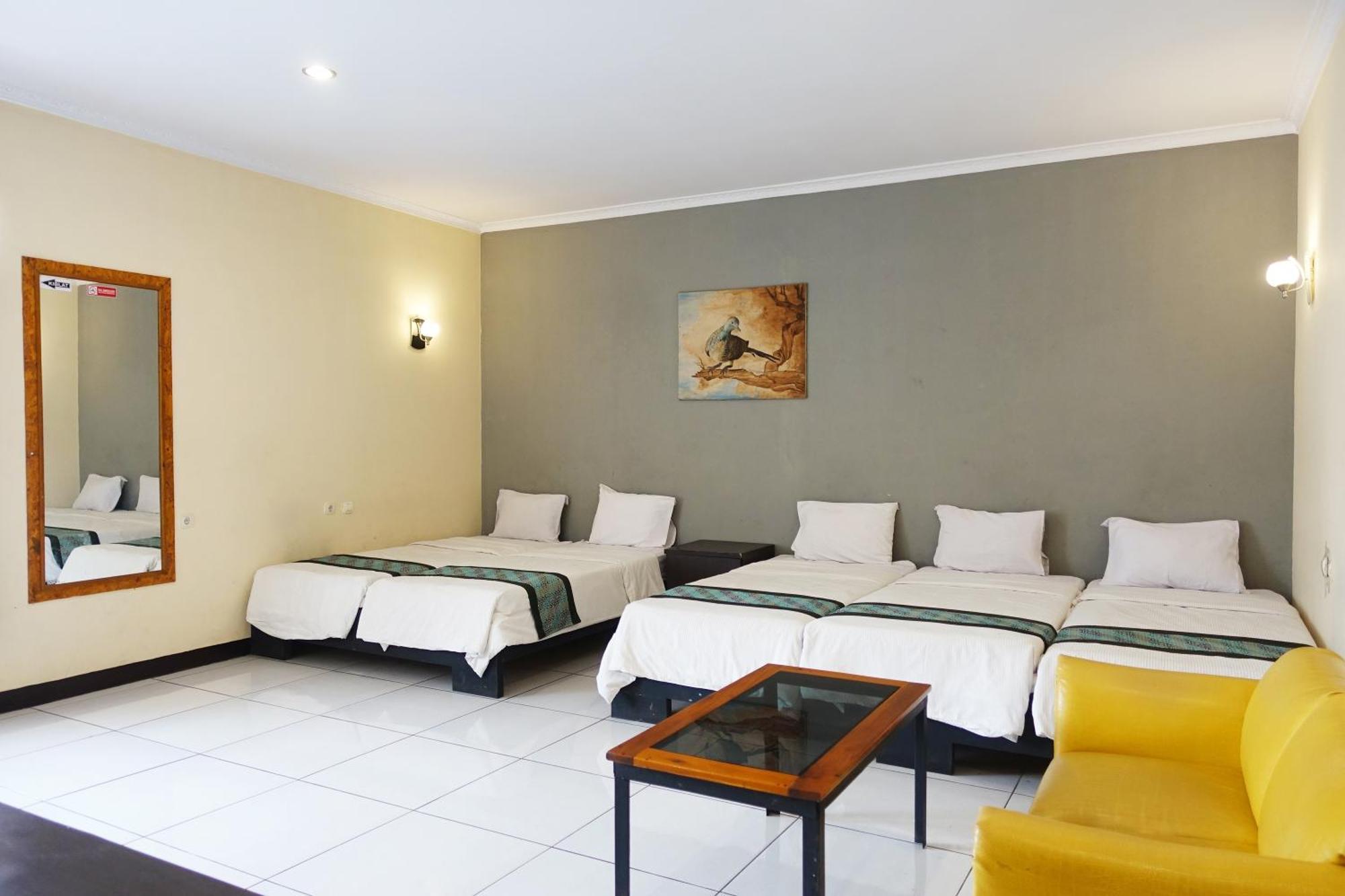 Saung Balibu Hotel Lembang Exterior photo