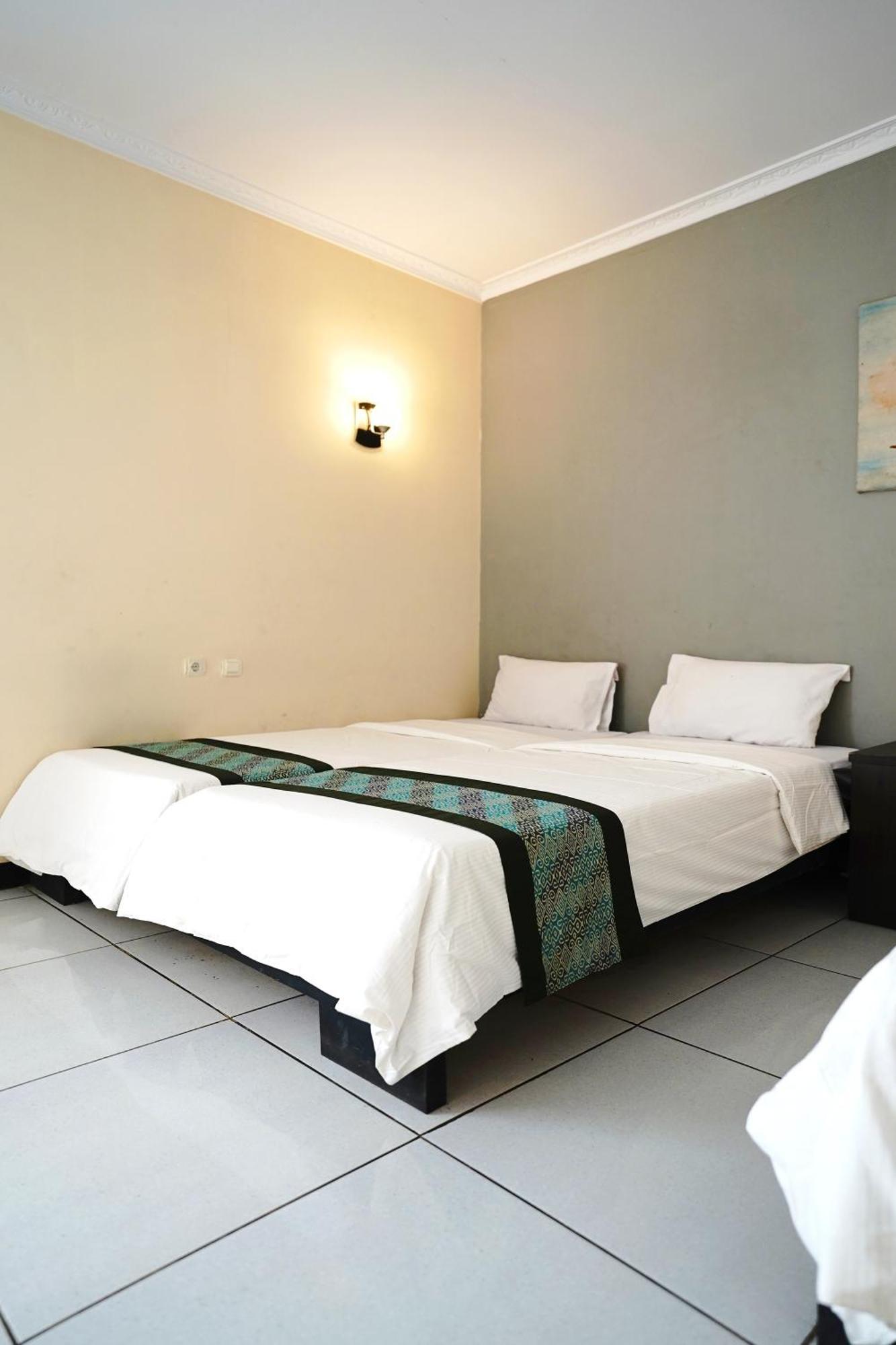Saung Balibu Hotel Lembang Exterior photo