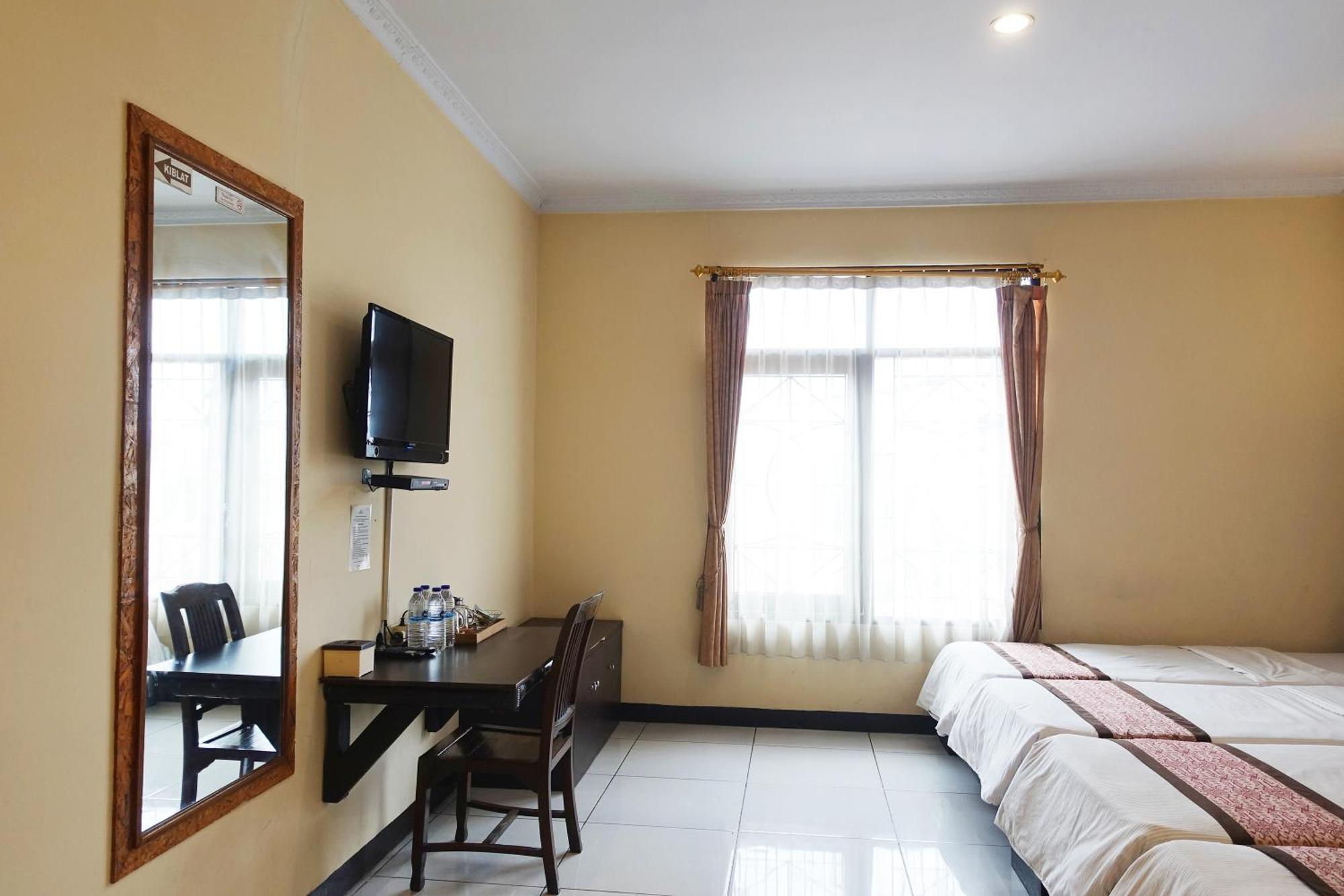 Saung Balibu Hotel Lembang Exterior photo