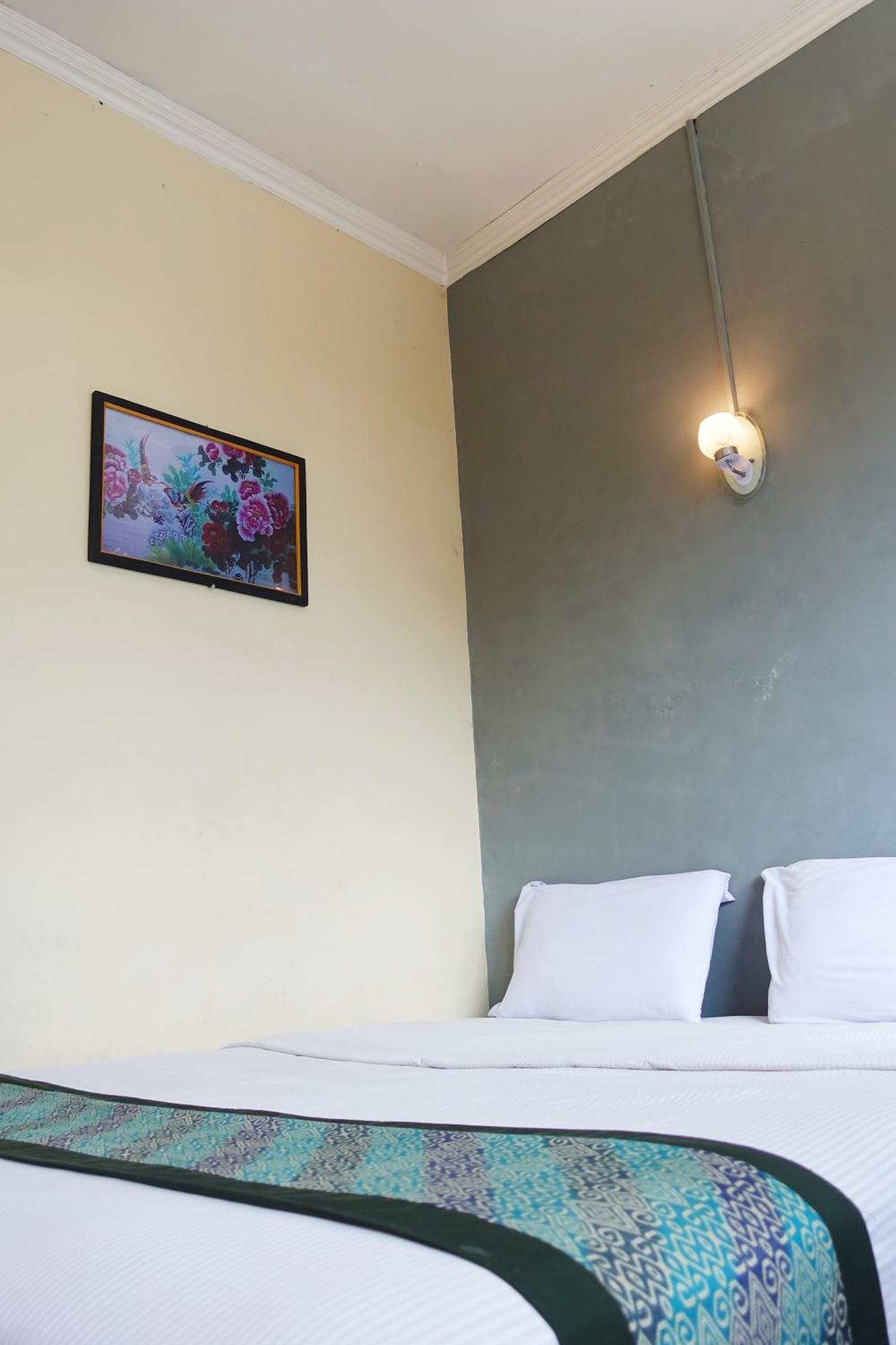 Saung Balibu Hotel Lembang Exterior photo
