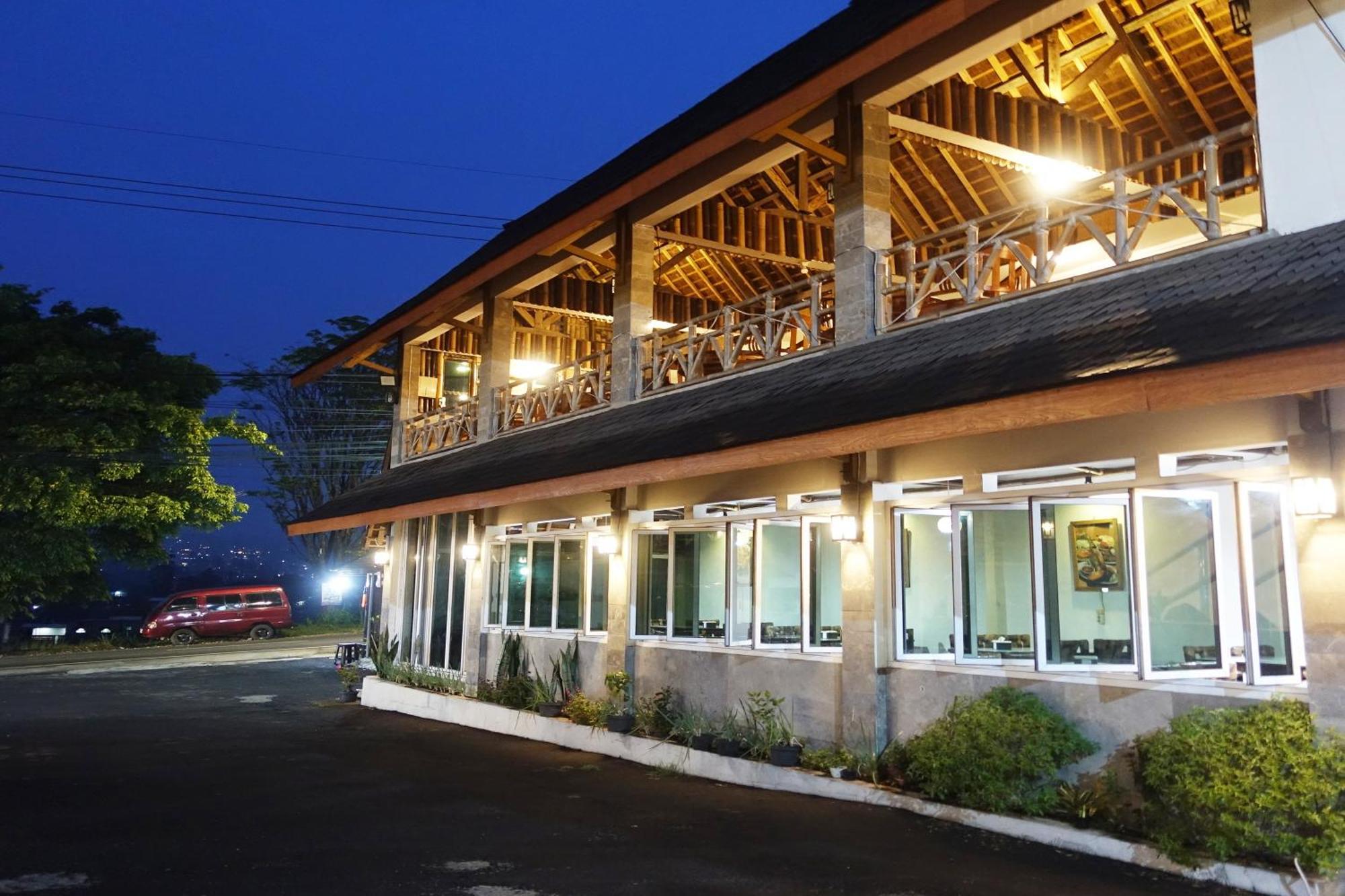 Saung Balibu Hotel Lembang Exterior photo