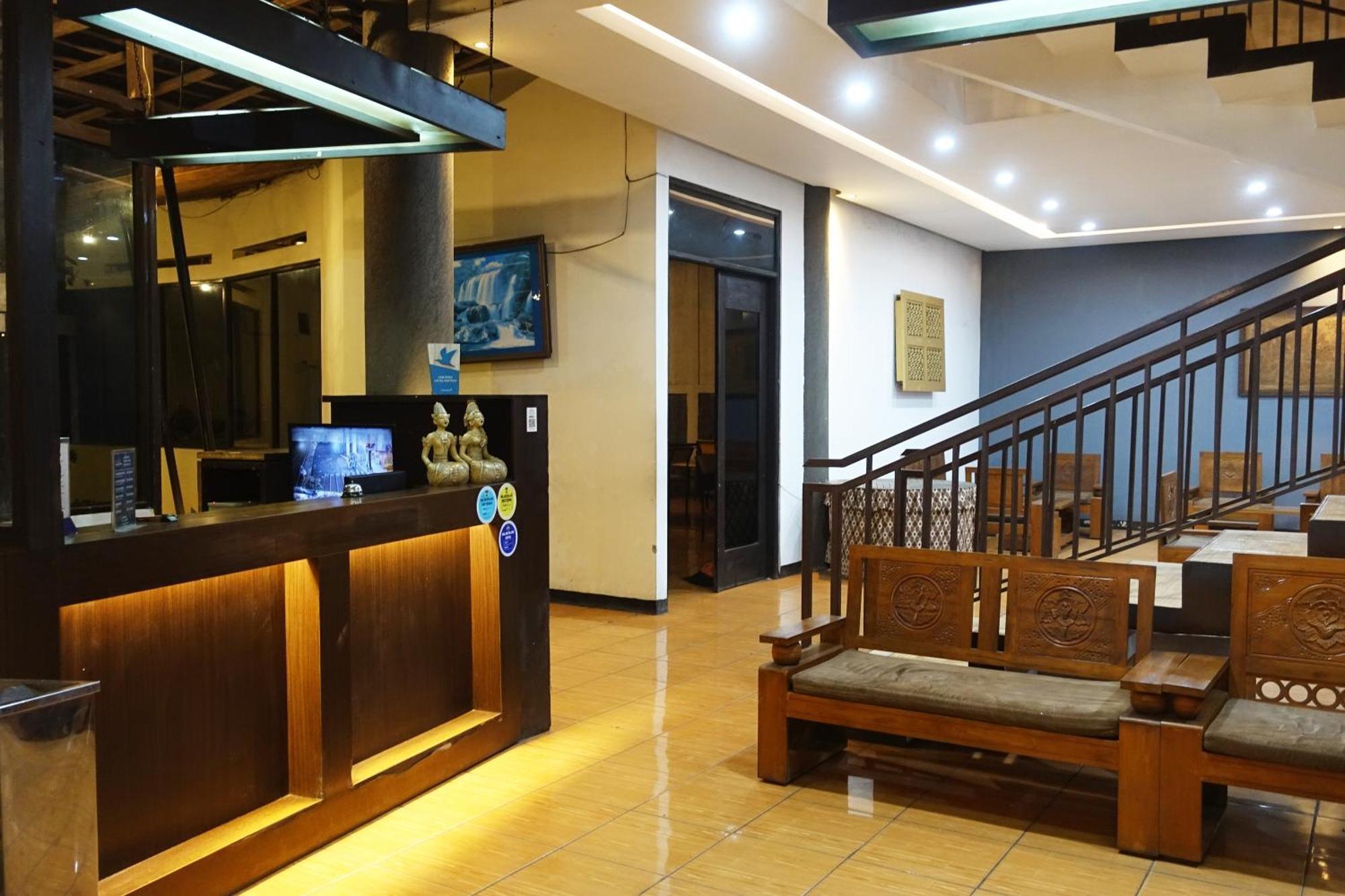 Saung Balibu Hotel Lembang Exterior photo