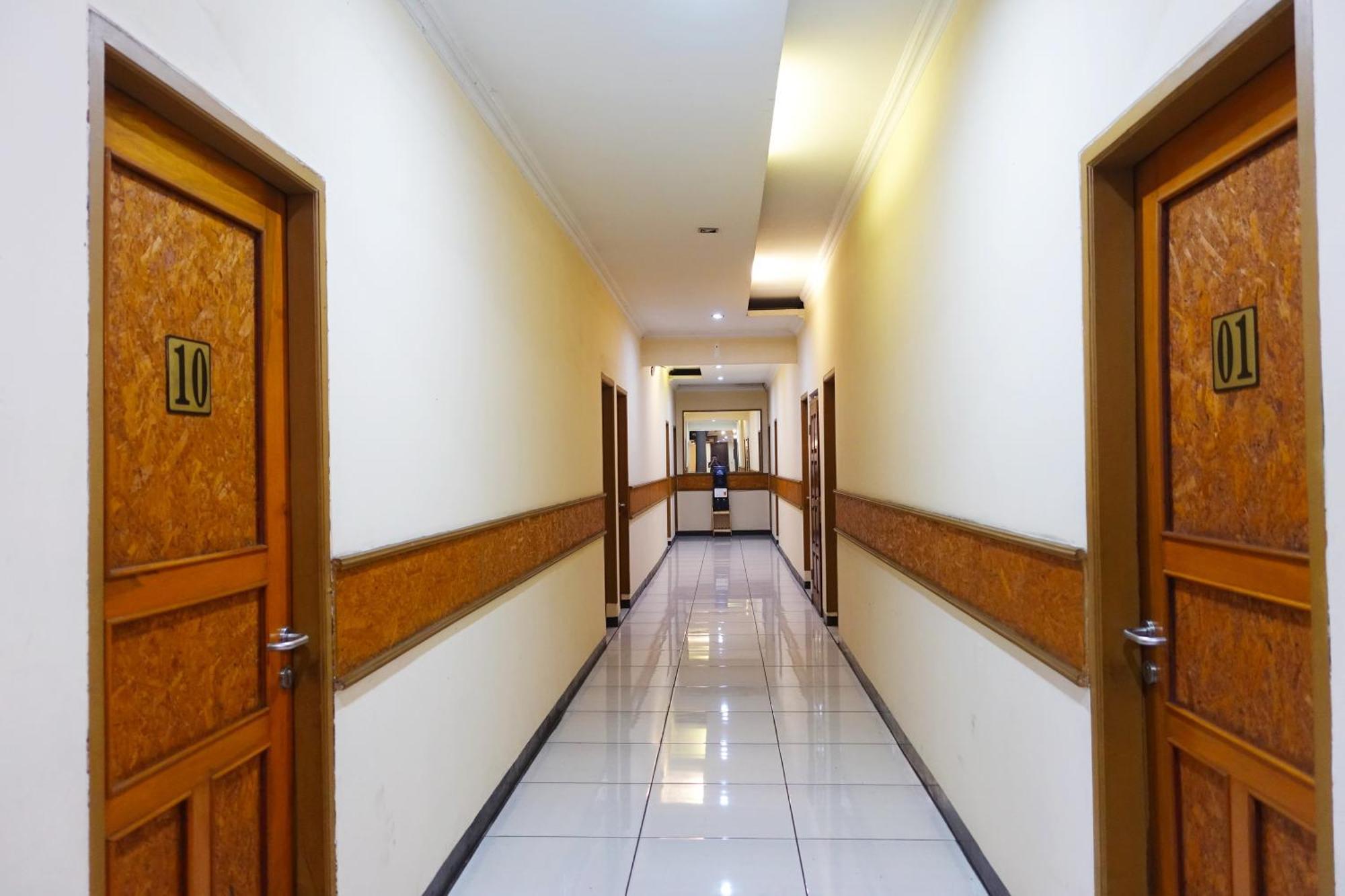 Saung Balibu Hotel Lembang Exterior photo