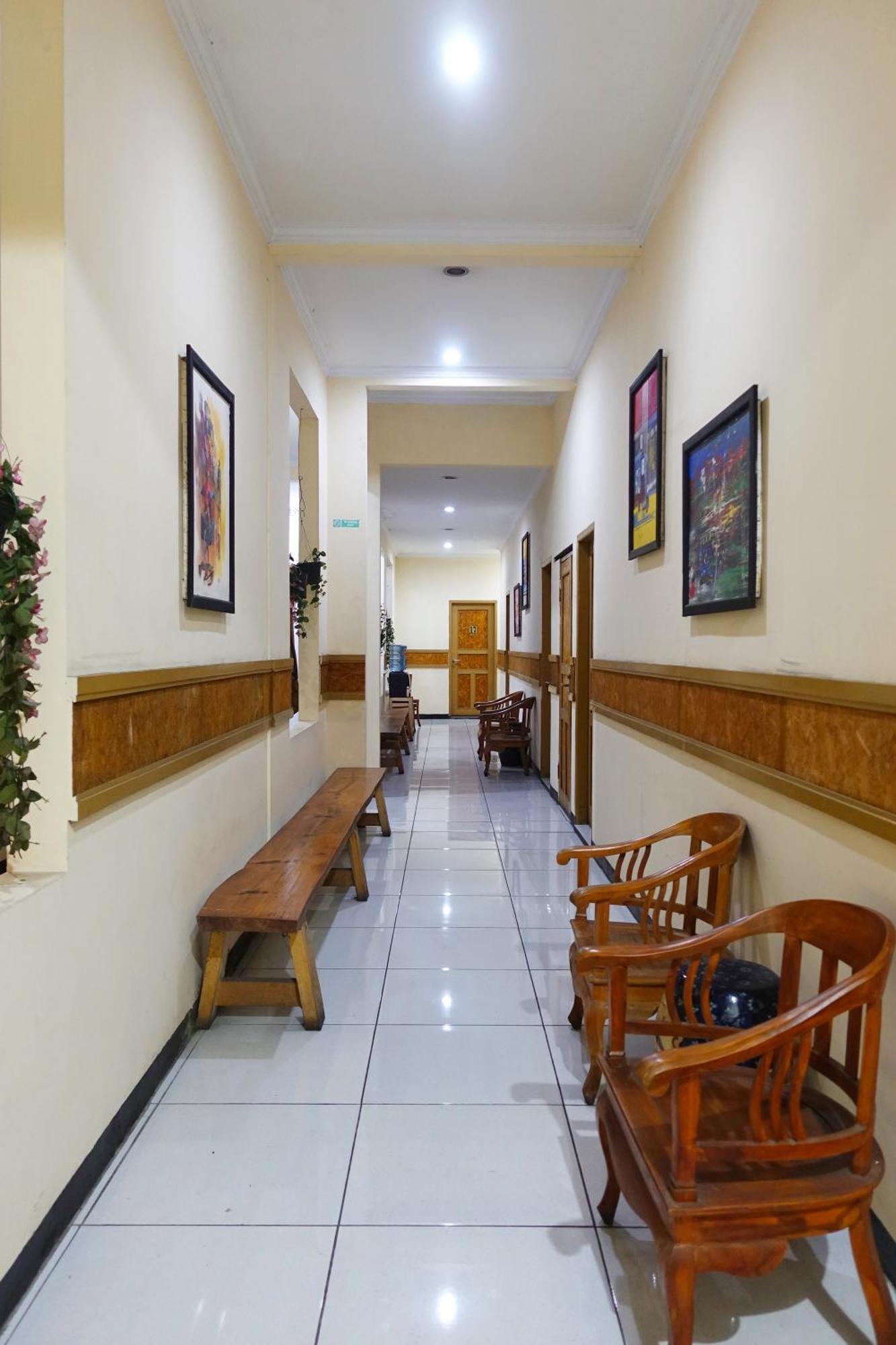 Saung Balibu Hotel Lembang Exterior photo